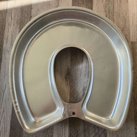 1972 Wilton Lucky U Horseshoe Vintage Cake Pan #502-3258 - Good Luck Baking! - Picture 1 of 5